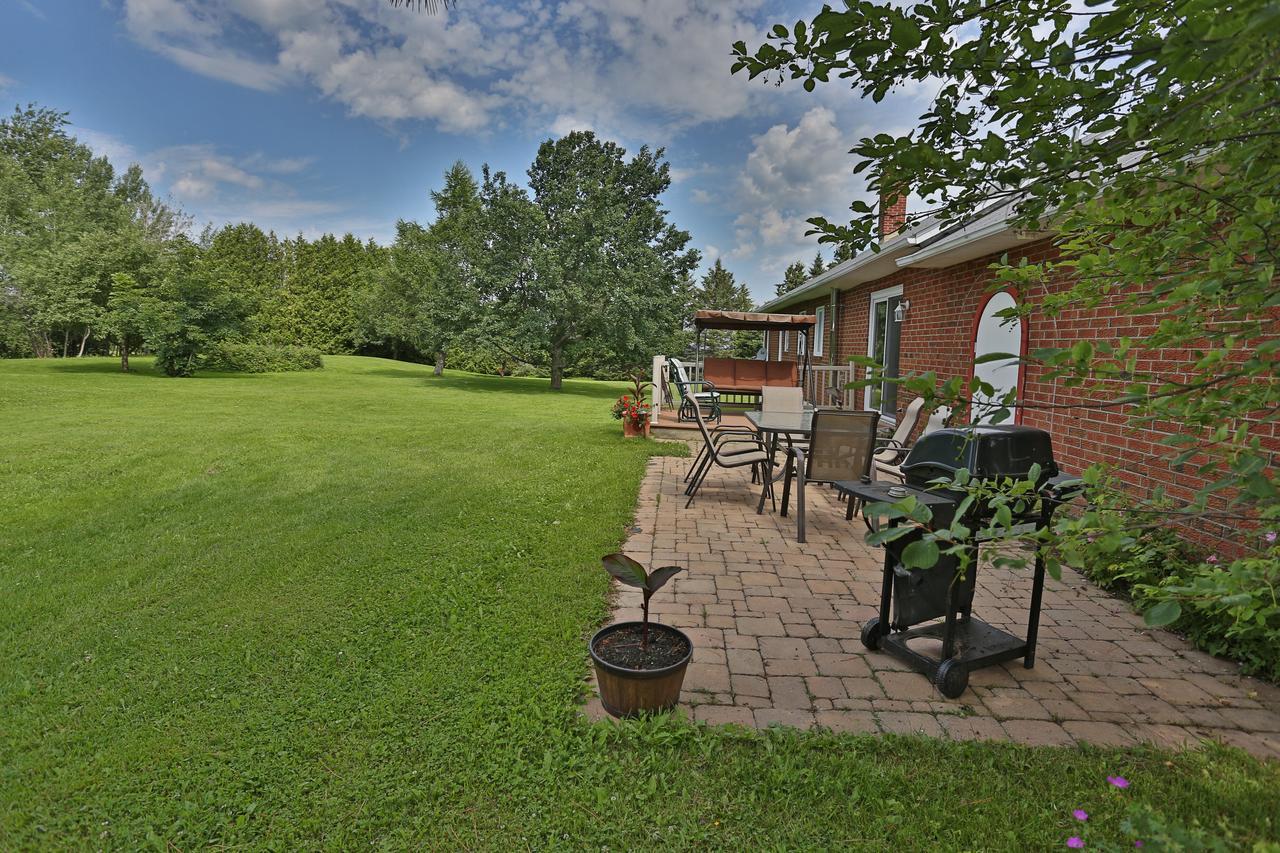 Ranch St-Hubert Bed & Breakfast Saint-Hermenegilde Екстериор снимка