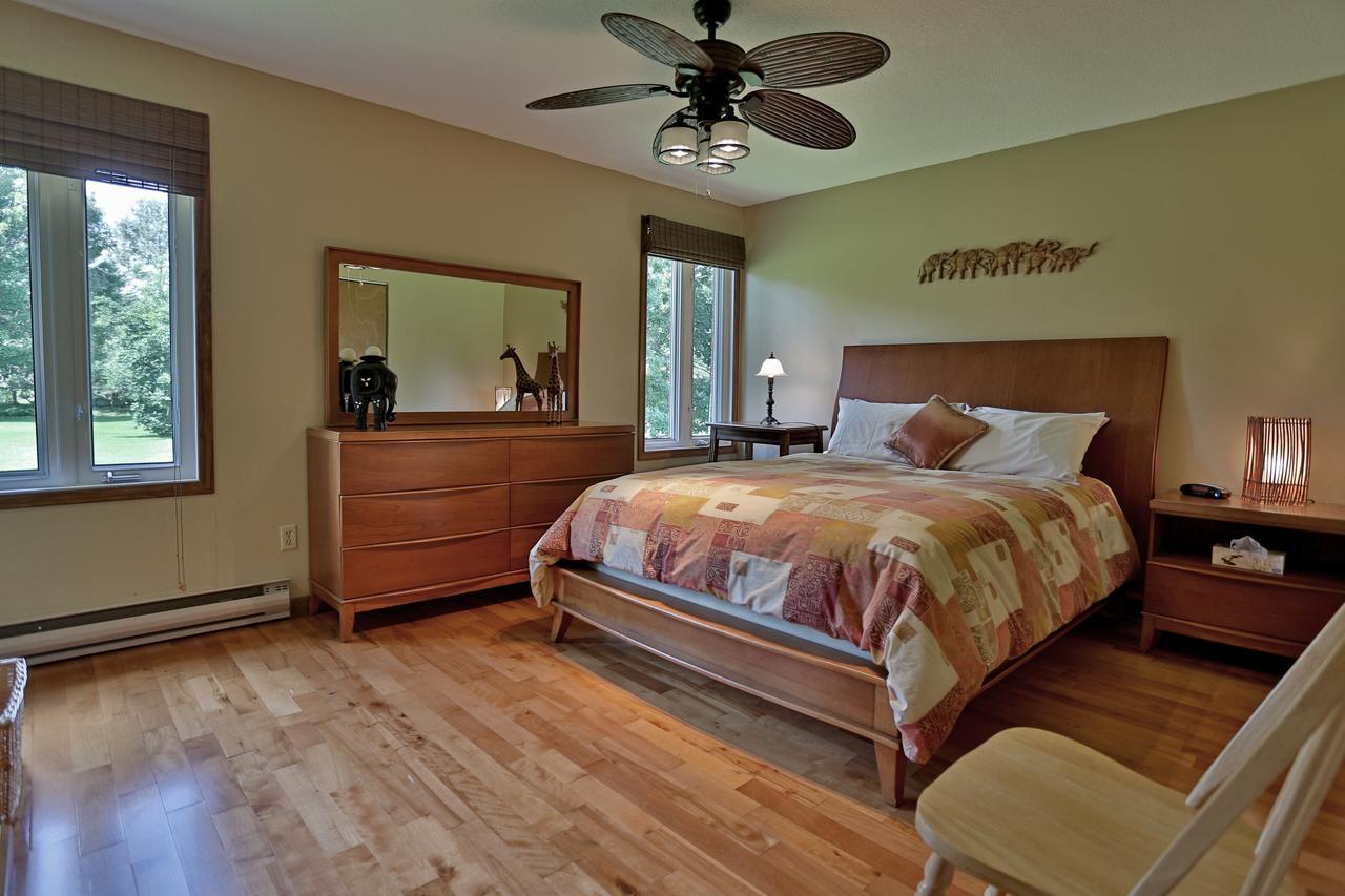 Ranch St-Hubert Bed & Breakfast Saint-Hermenegilde Екстериор снимка